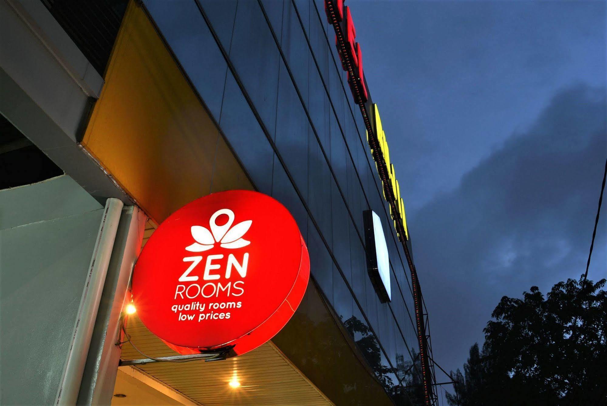Zen Rooms Rujia Pecenongan Jakarta Exterior photo