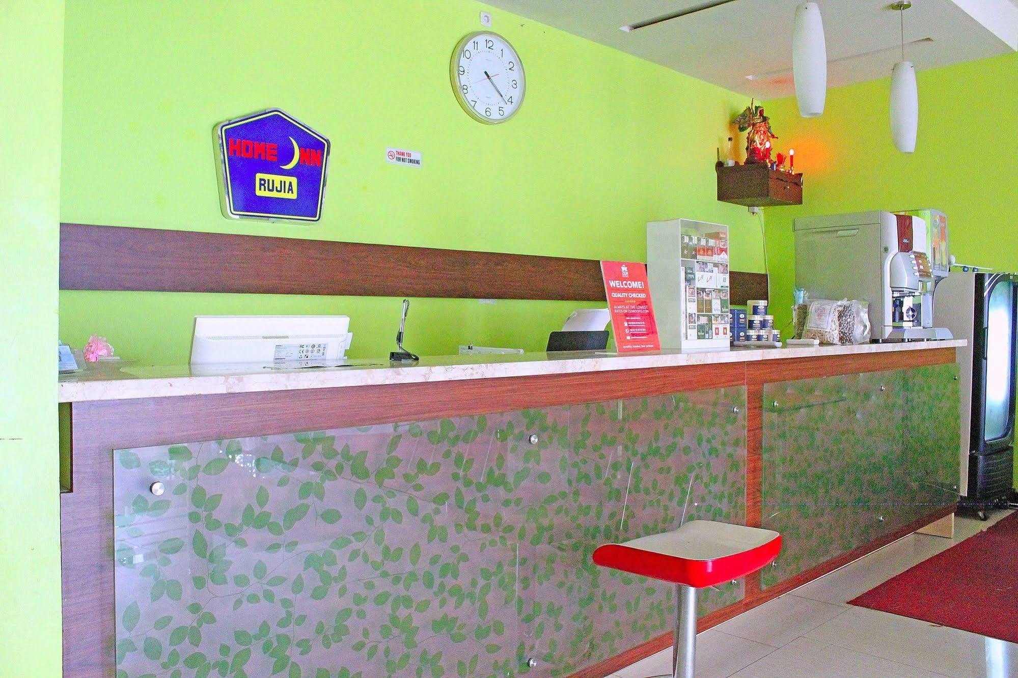 Zen Rooms Rujia Pecenongan Jakarta Exterior photo