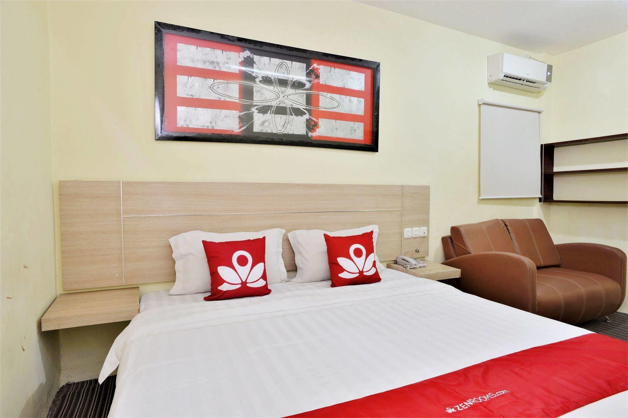 Zen Rooms Rujia Pecenongan Jakarta Exterior photo